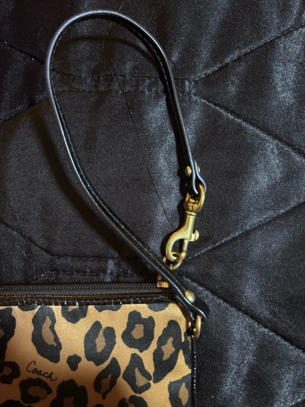 Coach leopard print wristlet - Picture 5 of 7